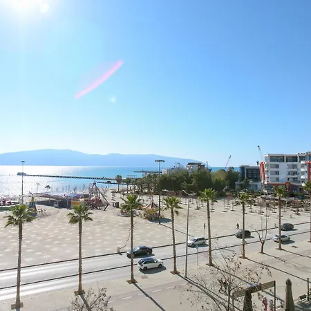 Sea View 1-bed In شقة فلورا