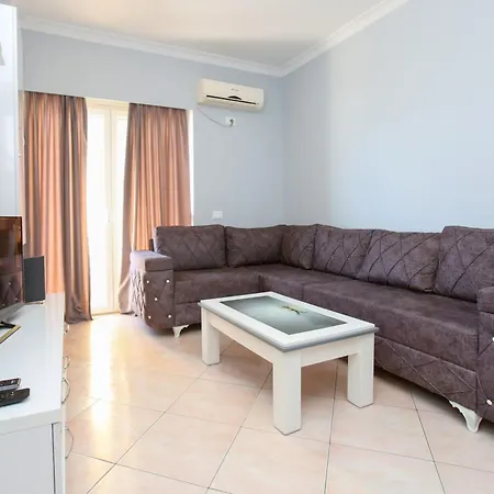 شقة Sea View 1-bed In فلورا