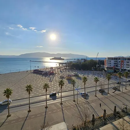 شقة Sea View 1-bed In فلورا