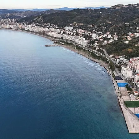 Sea View 1-bed In * فلورا